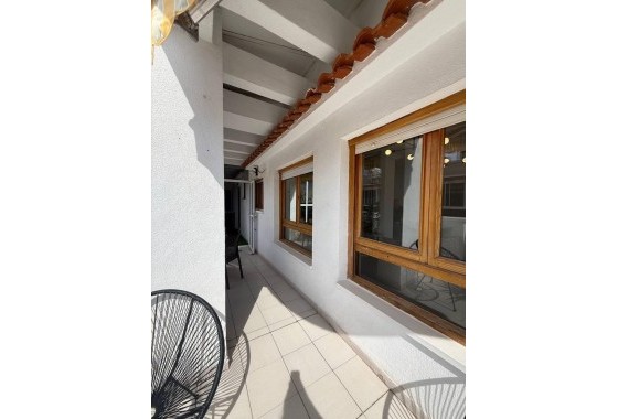 Sprzedaż - Apartament / Mieszkanie -
Torrevieja - Playa del Cura