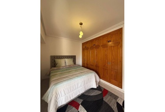 Sprzedaż - Apartament / Mieszkanie -
Torrevieja - Playa del Cura