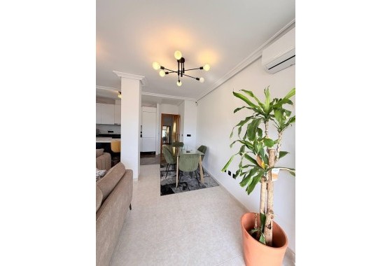 Sprzedaż - Apartament / Mieszkanie -
Torrevieja - Playa del Cura