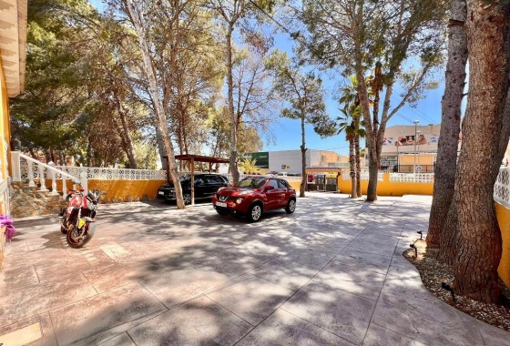 Herverkoop - Vrijstaande Villa -
Torrevieja - Los Balcones