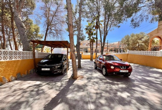 Herverkoop - Vrijstaande Villa -
Torrevieja - Los Balcones