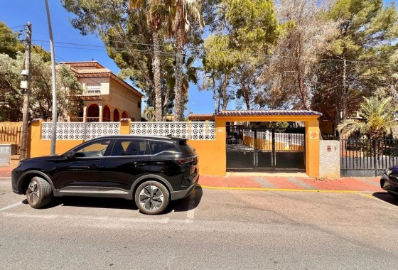 Herverkoop - Vrijstaande Villa -
Torrevieja - Los Balcones