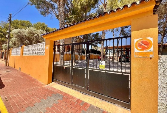 Herverkoop - Vrijstaande Villa -
Torrevieja - Los Balcones