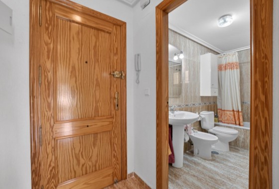 Venta - Apartamento / Piso -
Torrevieja - Playa de los Locos