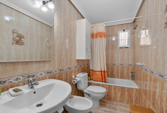 Venta - Apartamento / Piso -
Torrevieja - Playa de los Locos