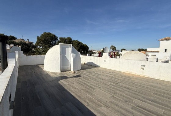 Herverkoop - Vrijstaande Villa -
Villamartín - Costa Blanca