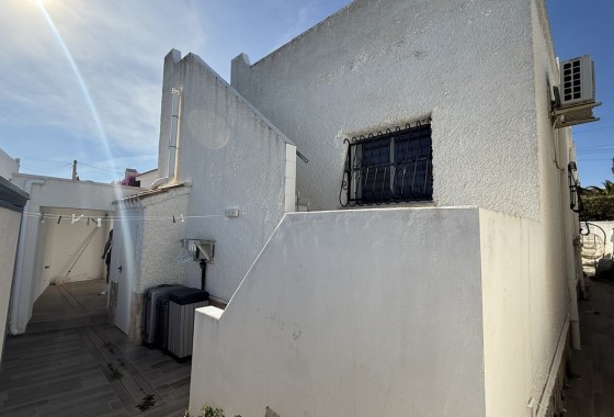 Herverkoop - Vrijstaande Villa -
Villamartín - Costa Blanca
