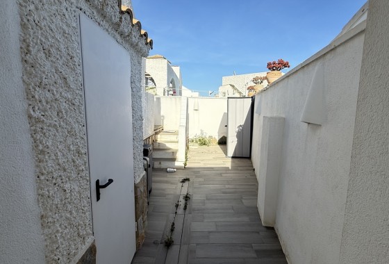 Herverkoop - Vrijstaande Villa -
Villamartín - Costa Blanca