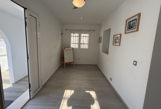 Herverkoop - Vrijstaande Villa -
Villamartín - Costa Blanca