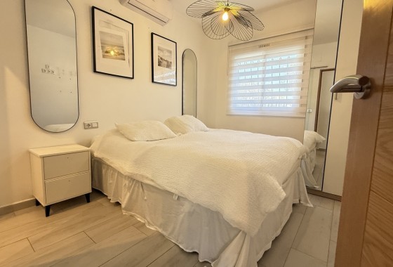 Herverkoop - Vrijstaande Villa -
Villamartín - Costa Blanca