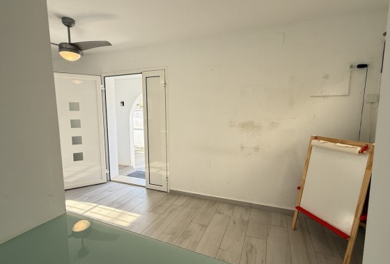 Herverkoop - Vrijstaande Villa -
Villamartín - Costa Blanca