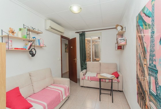 Herverkoop - Stadswoning -
Torrevieja - Playa de El Cura