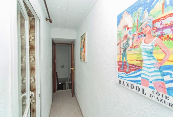 Herverkoop - Stadswoning -
Torrevieja - Playa de El Cura