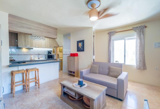 Herverkoop - Rijhuis -
Torrevieja - Nueva Torrevieja