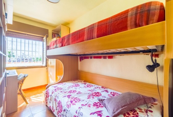 Herverkoop - Rijhuis -
Torrevieja - Nueva Torrevieja