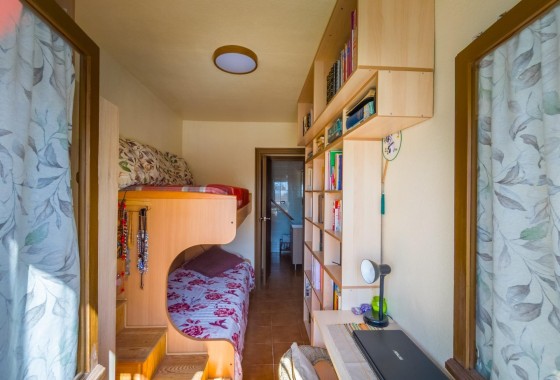 Herverkoop - Rijhuis -
Torrevieja - Nueva Torrevieja