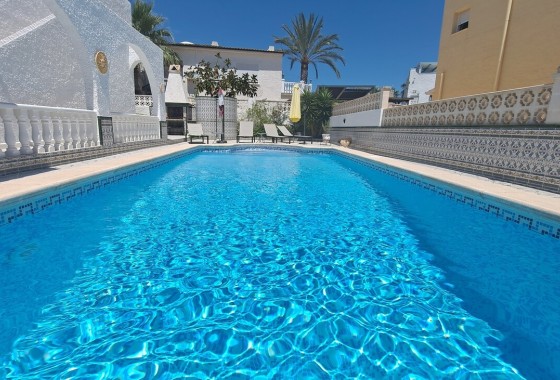 Wiederverkauf - Freistehende Villa -
San Miguel de Salinas - Inland