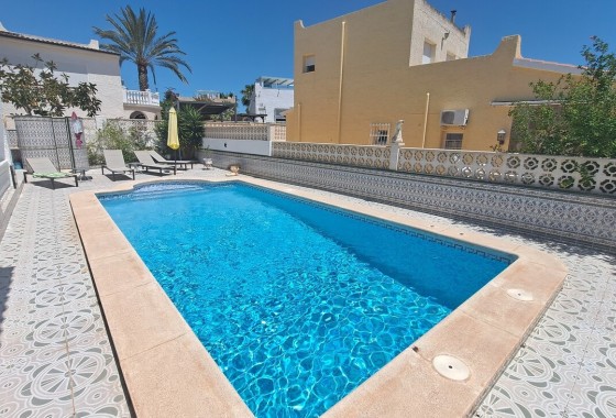 Wiederverkauf - Freistehende Villa -
San Miguel de Salinas - Inland