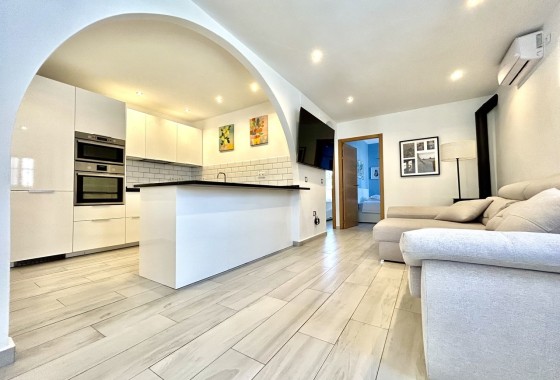 Venta - Chalet Independiente -
Villamartín - Costa Blanca