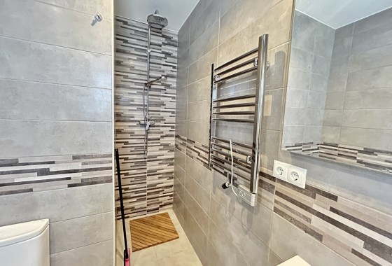 Venta - Chalet Independiente -
Villamartín - Costa Blanca