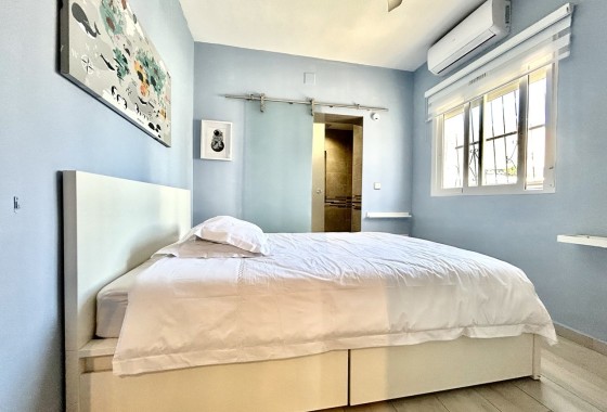 Venta - Chalet Independiente -
Villamartín - Costa Blanca