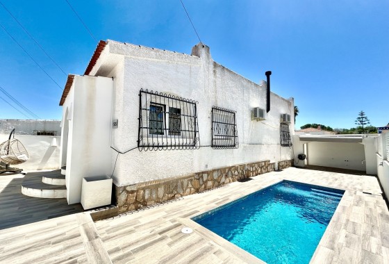 Venta - Chalet Independiente -
Villamartín - Costa Blanca