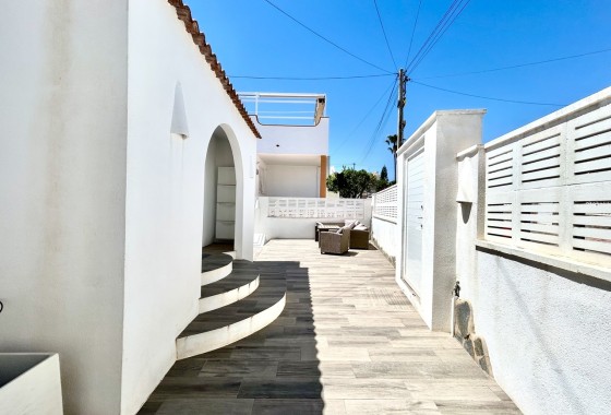 Venta - Chalet Independiente -
Villamartín - Costa Blanca