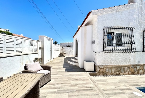 Venta - Chalet Independiente -
Villamartín - Costa Blanca