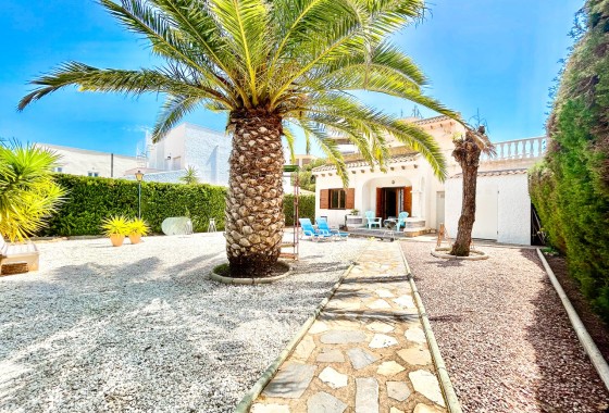Wiederverkauf - Freistehende Villa -
La Zenia - Costa Blanca
