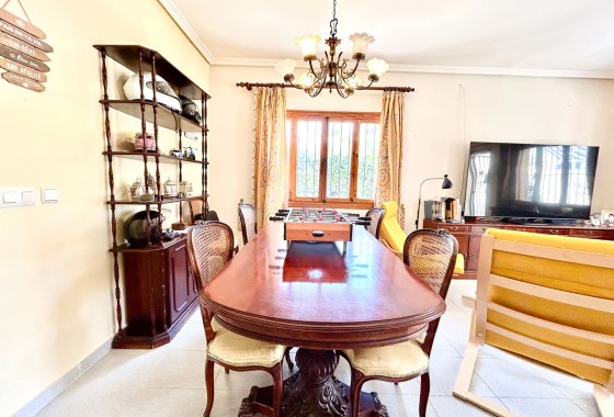 Wiederverkauf - Freistehende Villa -
La Zenia - Costa Blanca