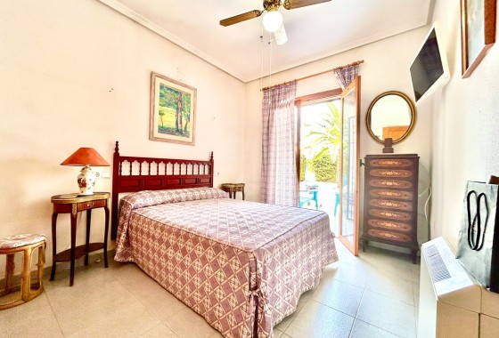Wiederverkauf - Freistehende Villa -
La Zenia - Costa Blanca