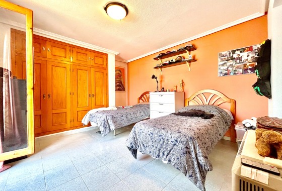 Wiederverkauf - Freistehende Villa -
La Zenia - Costa Blanca