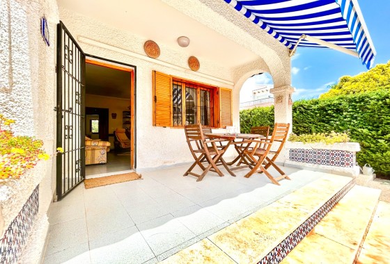 Wiederverkauf - Freistehende Villa -
La Zenia - Costa Blanca