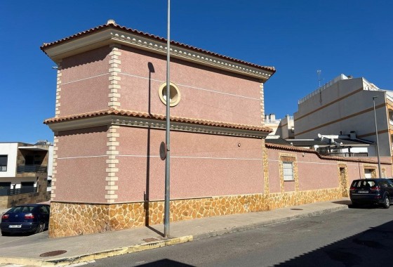 Venta - Chalet Independiente -
Formentera del Segura - Formentera de Segura