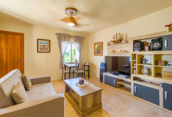 Herverkoop - Rijhuis -
Torrevieja - Nueva Torrevieja