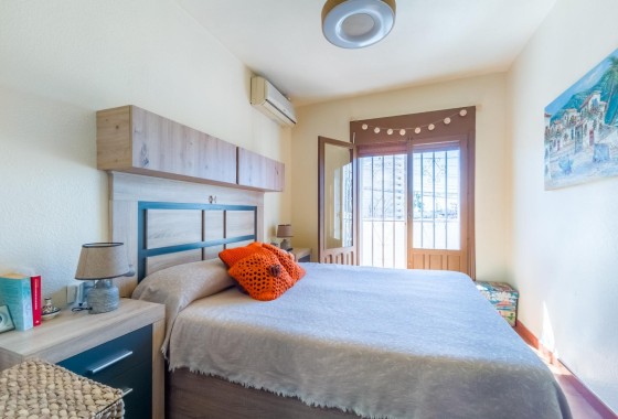 Herverkoop - Rijhuis -
Torrevieja - Nueva Torrevieja