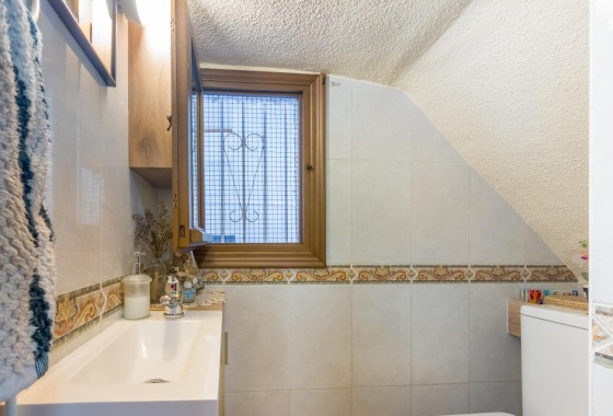 Herverkoop - Rijhuis -
Torrevieja - Nueva Torrevieja