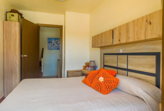 Herverkoop - Rijhuis -
Torrevieja - Nueva Torrevieja