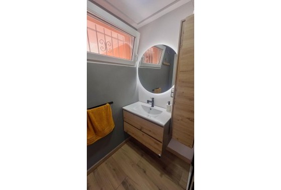 Wiederverkauf - Wohnung / Apartment -
Torrevieja - La veleta