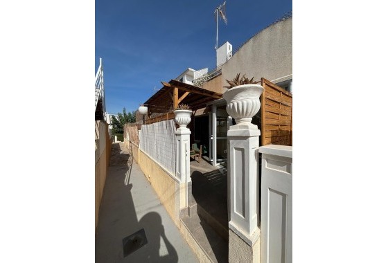 Sale - Apartment / Flat -
Torrevieja - Los Balcones