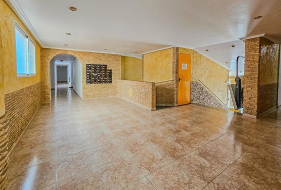 Wiederverkauf - Wohnung / Apartment -
Torrevieja