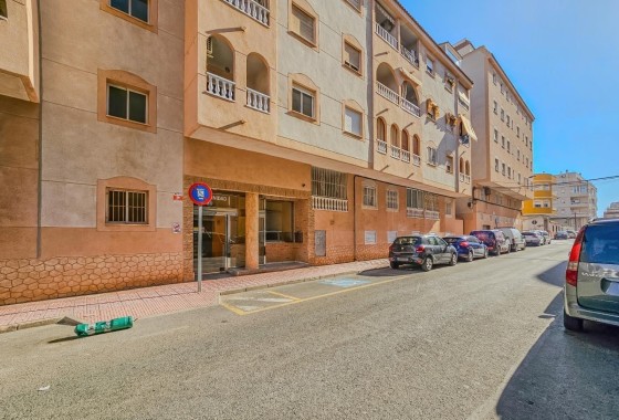Wiederverkauf - Wohnung / Apartment -
Torrevieja