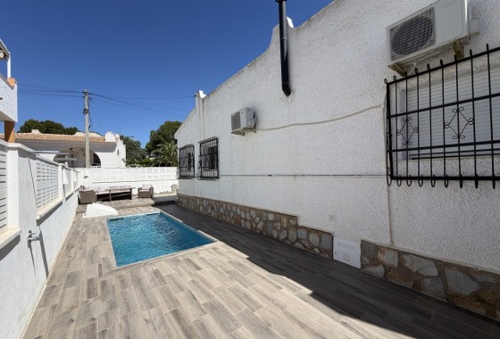 Resale - Detached Villa -
San Miguel de Salinas - Blue Lagoon