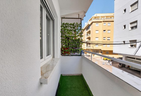 Resale - Apartment / Flat -
Torrevieja - Centro