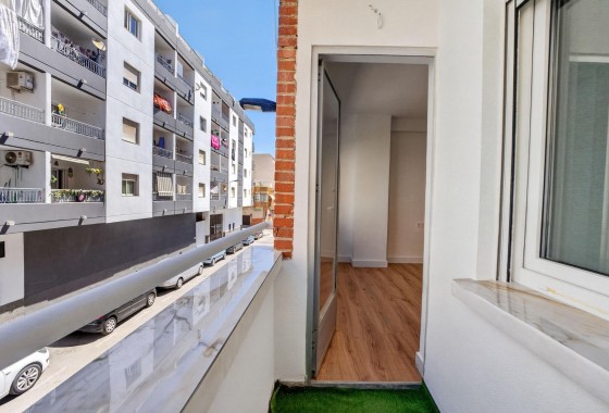 Resale - Apartment / Flat -
Torrevieja - Centro