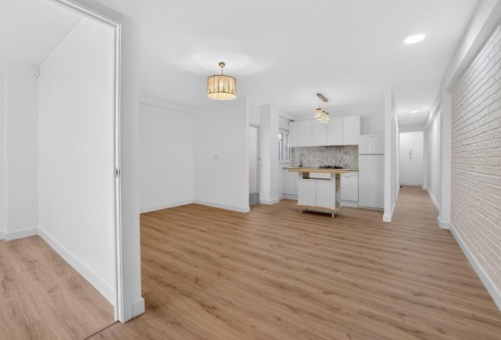 Resale - Apartment / Flat -
Torrevieja - Centro