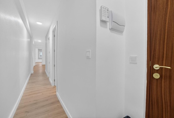 Resale - Apartment / Flat -
Torrevieja - Centro