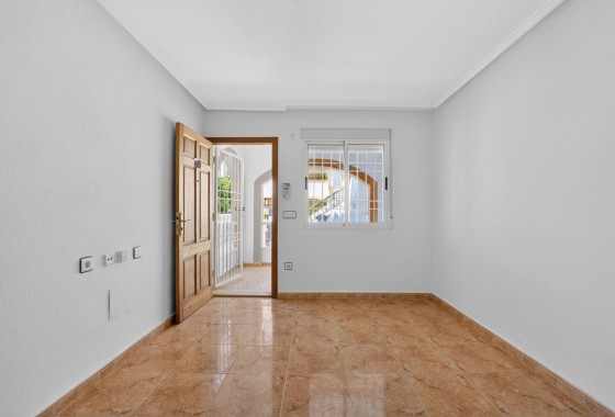 Resale - Apartment / Flat -
Torrevieja - El limonar