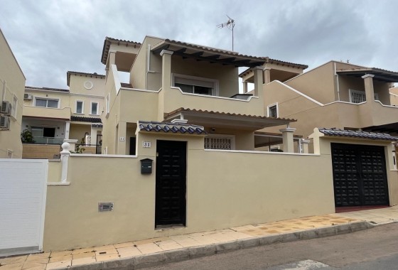 Herverkoop - Vrijstaande villa -
San Miguel de Salinas - Las filipinas