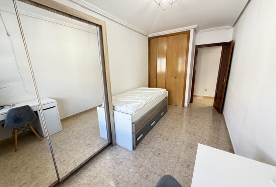 Sprzedaż - Apartament / Mieszkanie -
San Miguel de Salinas